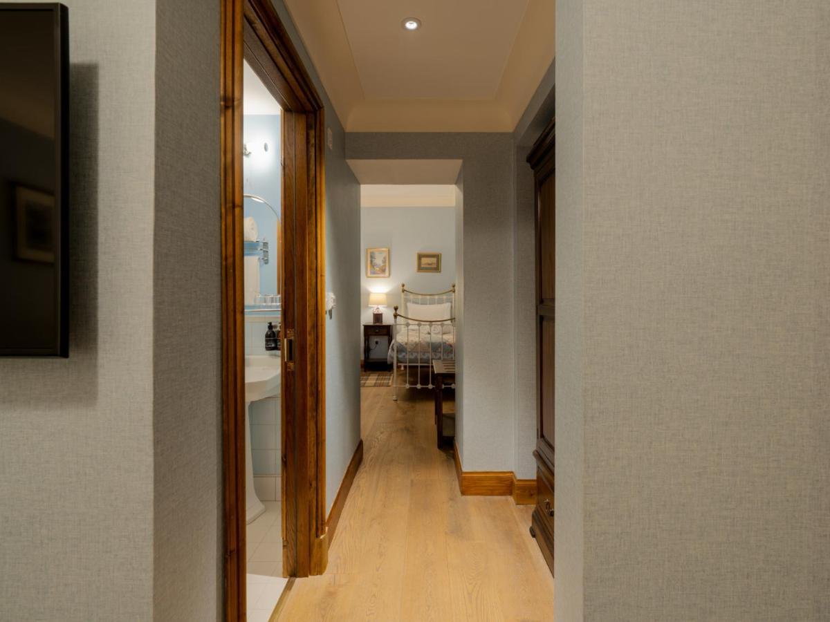The Whispering Pine Lodge Letterfinlay Ngoại thất bức ảnh