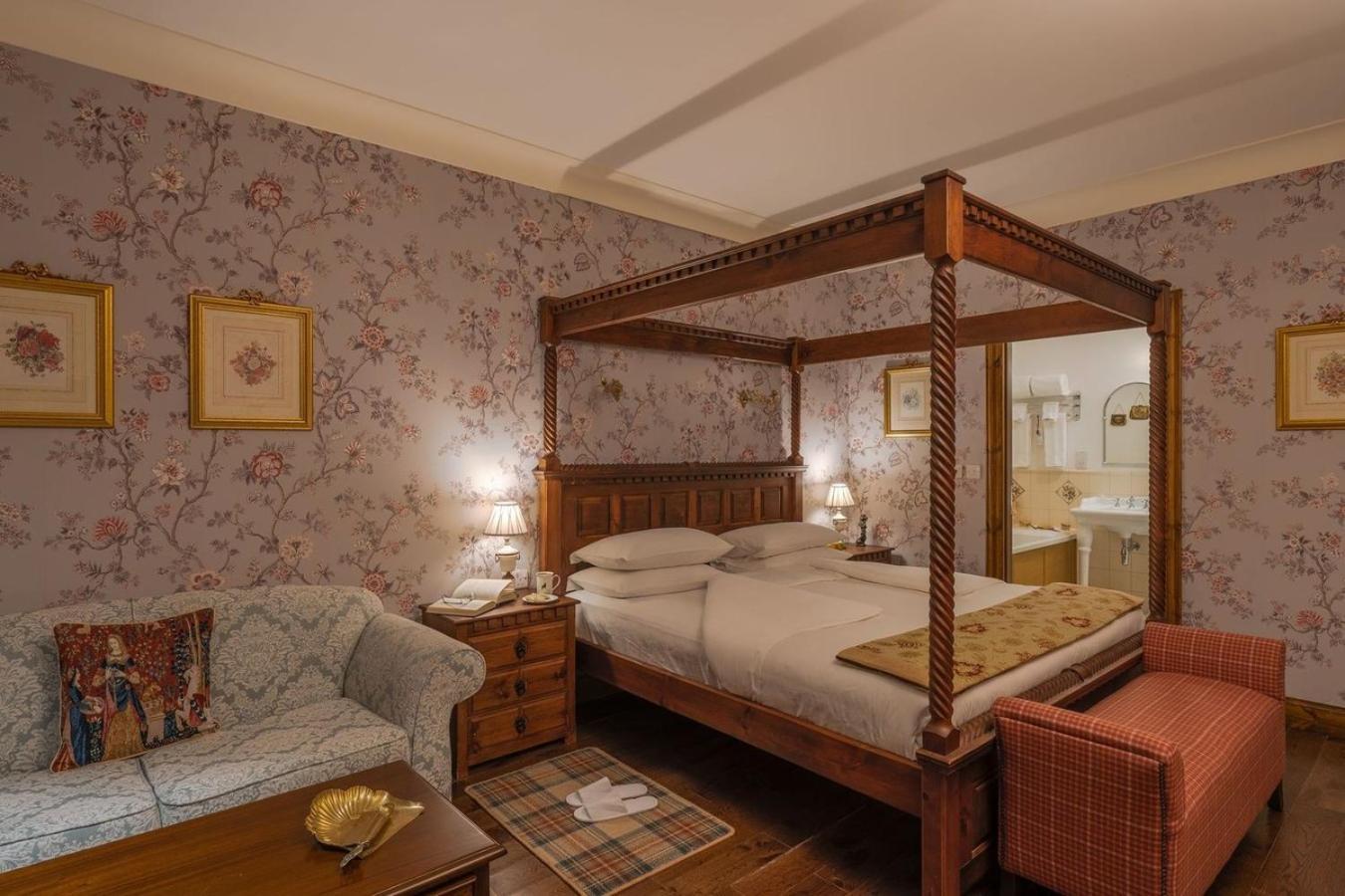 The Whispering Pine Lodge Letterfinlay Ngoại thất bức ảnh